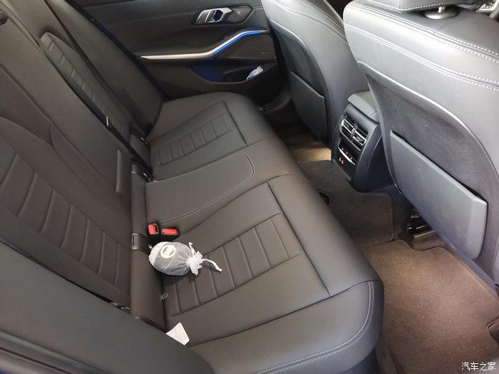 2020款宝马325i耀夜提车作业谈谈我的用车感受和心得