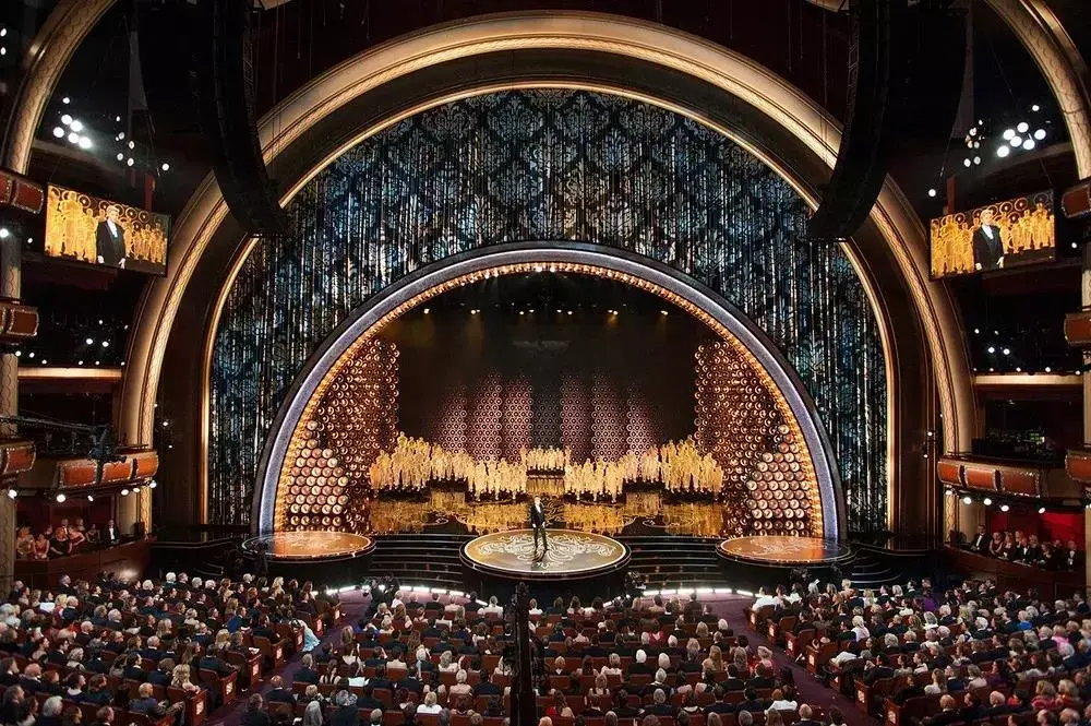 神似川普发型,抢尽风头的奥斯卡舞美设计,你不了解一下?