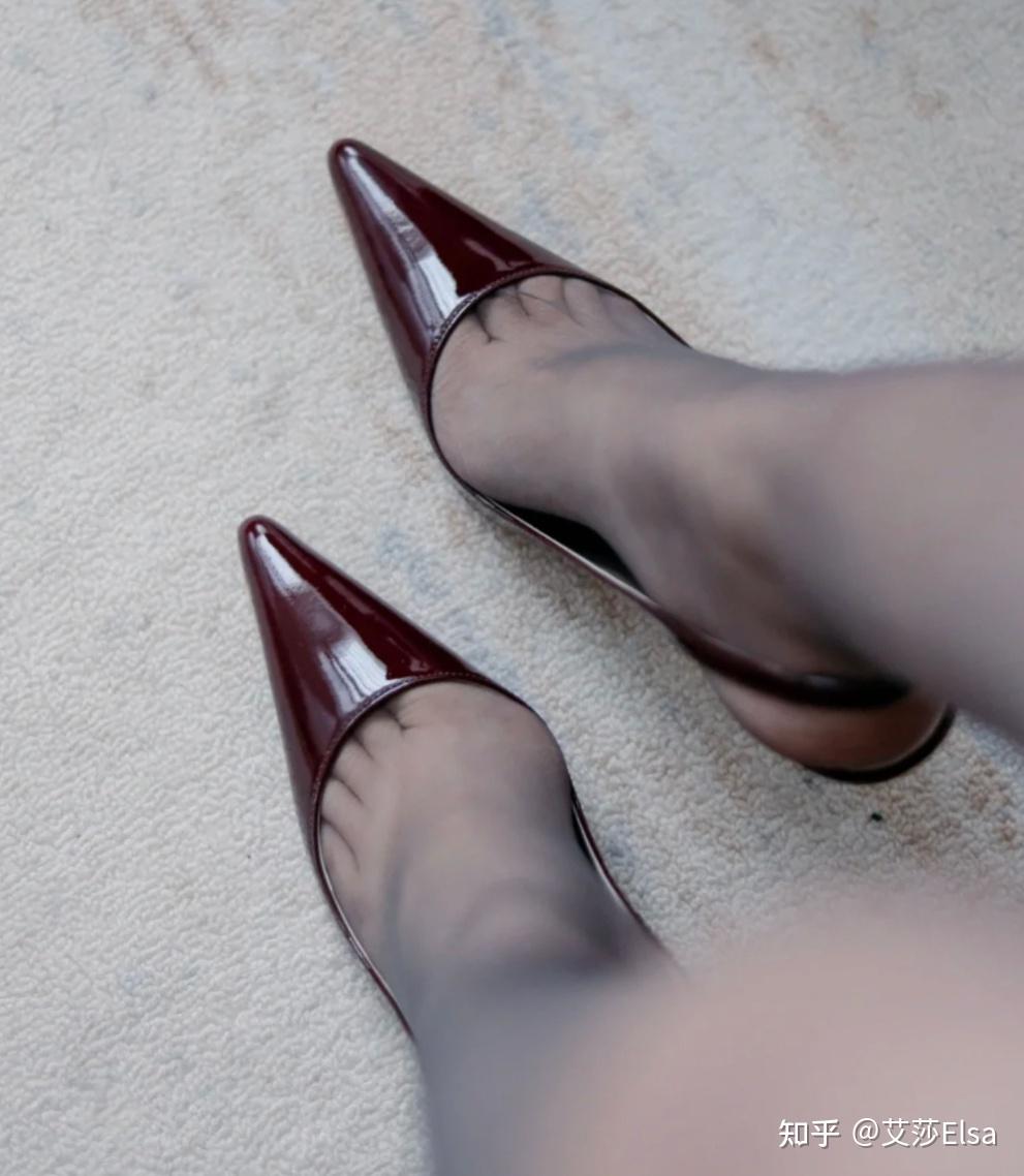 灰丝应该搭配什么色的高跟鞋? - 知乎