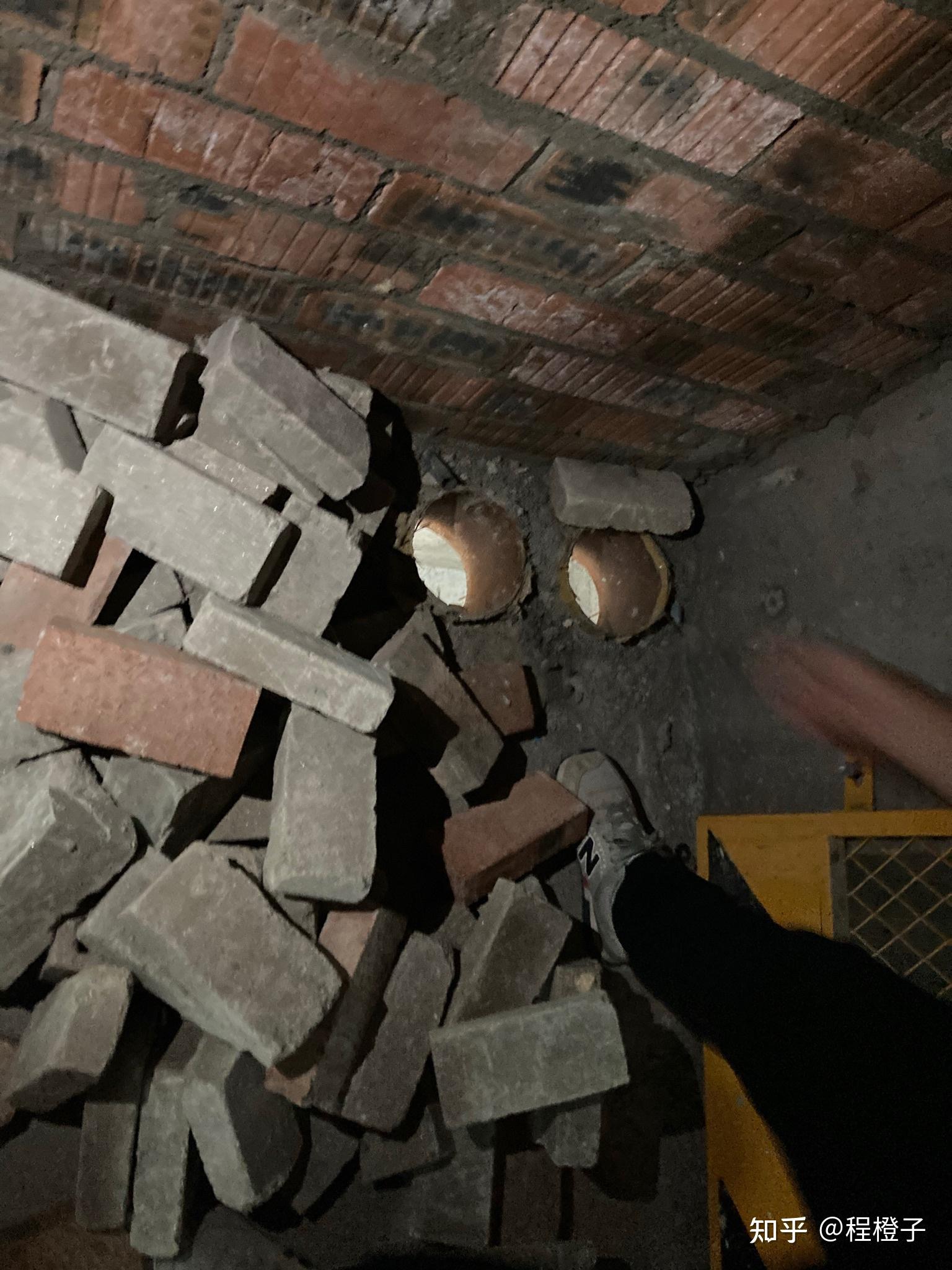 经常有人调侃在工地上搬砖头多少钱一天呢