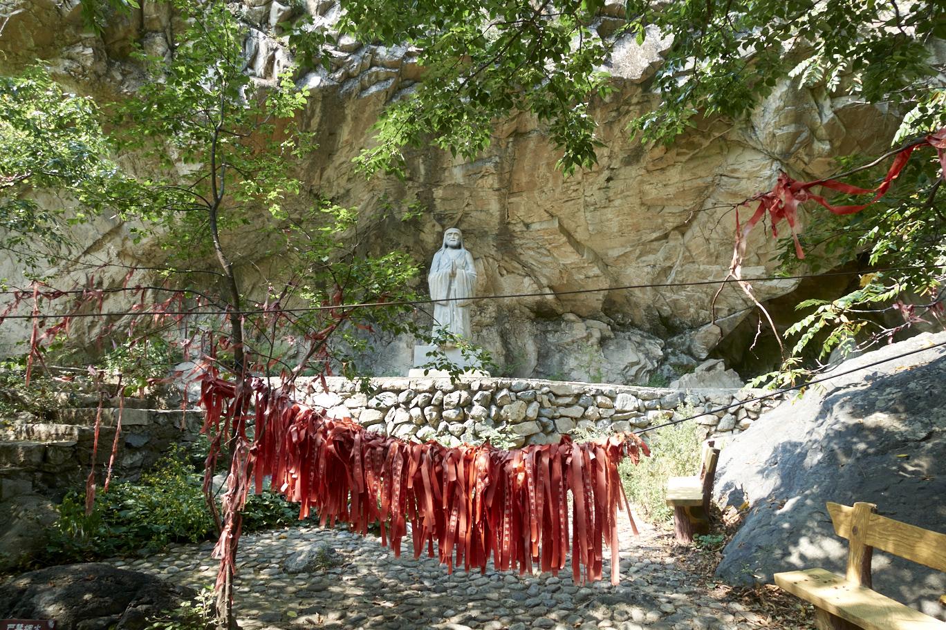 东灵山聚灵峡路线(游记) - 知乎