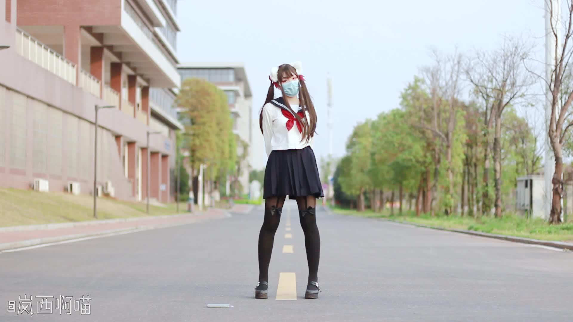 jk妹妹偷偷在校园跳舞不会被抓到吧
