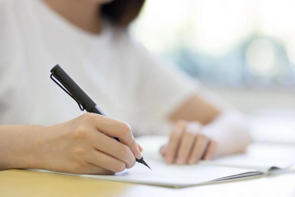 简单和普通哪个更难 v2-7a565a5c86df60112d1b5a0faf5c5a30_1440w.jpg?source=172ae18b