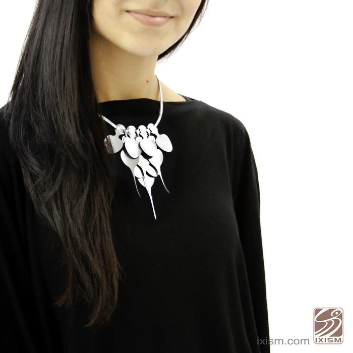 最近想买个首饰 大家觉得 女生带啥比较有气质