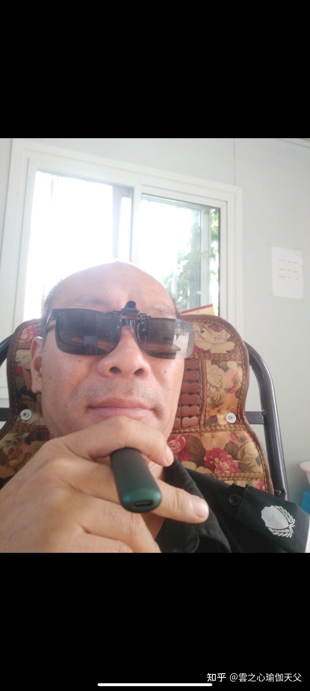 教父视角—朝鲜街头吊儿郎当的男人—人性无国界—雲之心学院