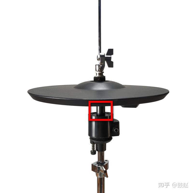 踏板被传统踩镲架代替,触发器仍然是镲片样式,只不过能够安装传统踩镲