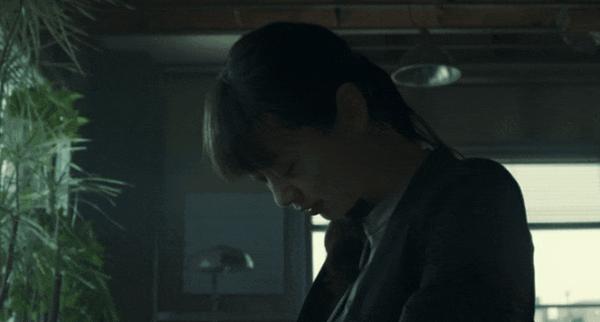 《惩罚循环》重口、荒诞、中二,这新片太猛了!