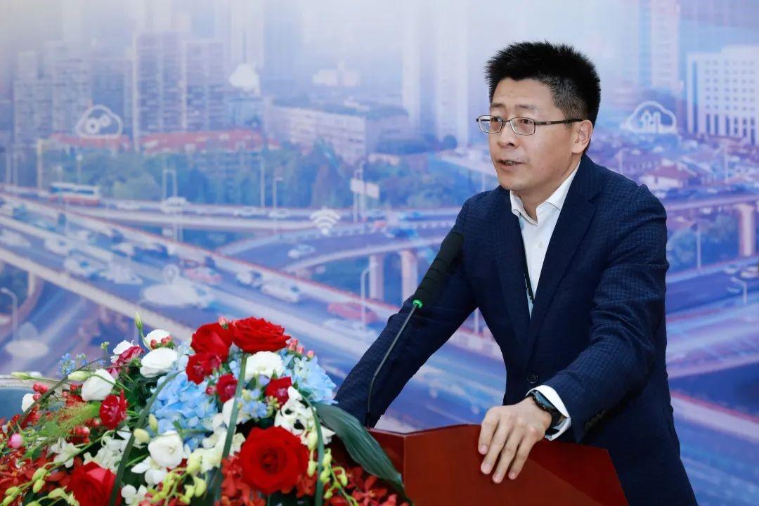 华为战略研究院副院长,标准与产业发展部部长肖然华为战略研究院副