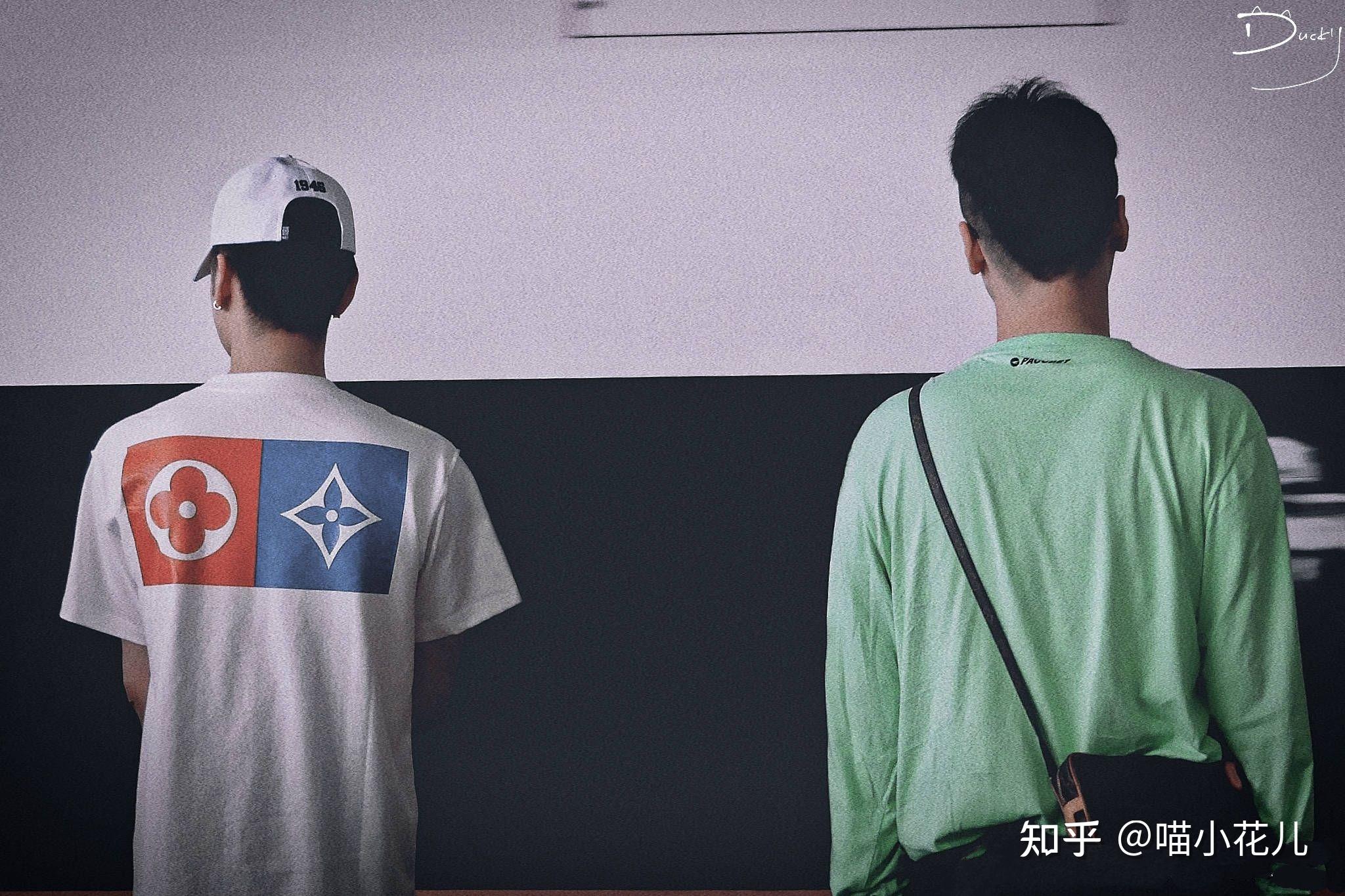 求德云社爷们儿的背影照啊
