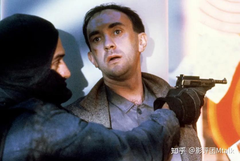 好莱坞第一部复古未来主义电影妙想天开一切都是关于男人的幻想