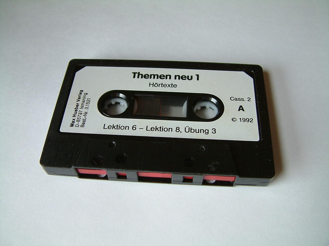 3. 刮刀小心刮除