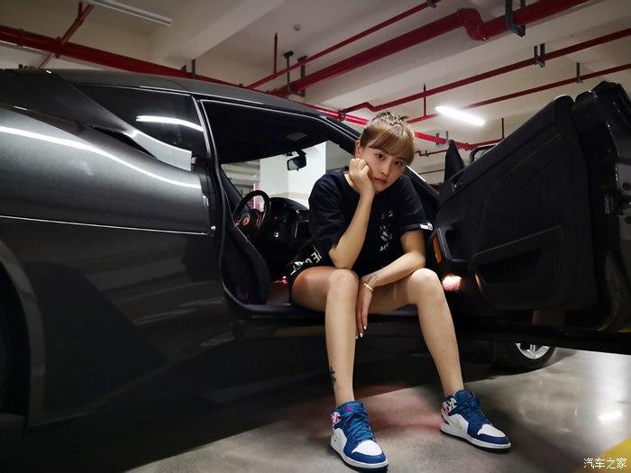 车魔:小月月(跟岳云鹏没有血缘关系) 因为没有提前约片,小月月除了