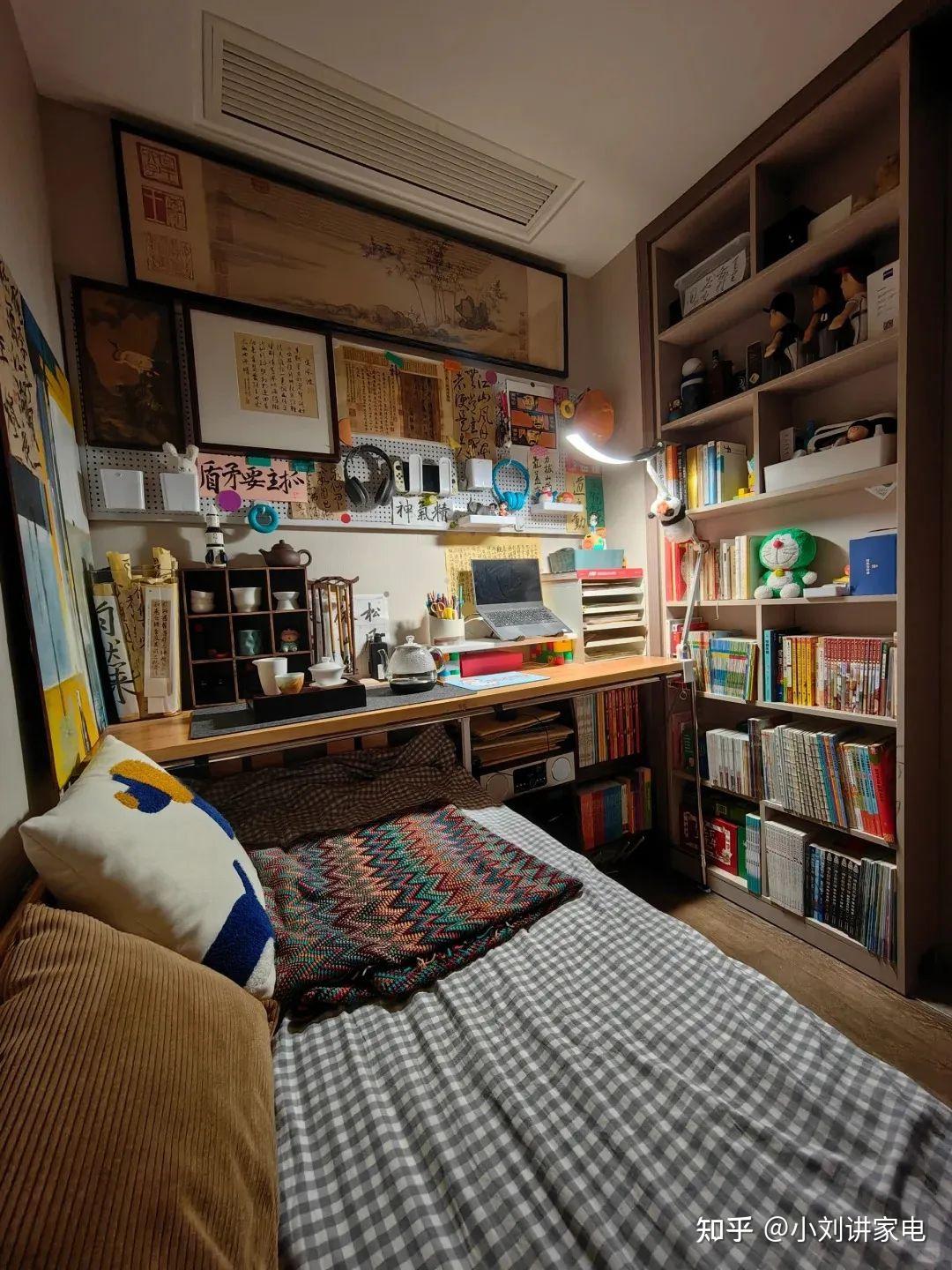 浙江一女子晒出不到4㎡的小卧室,卧室做到书房储物卧室三合一,太强大了吧 - 知乎