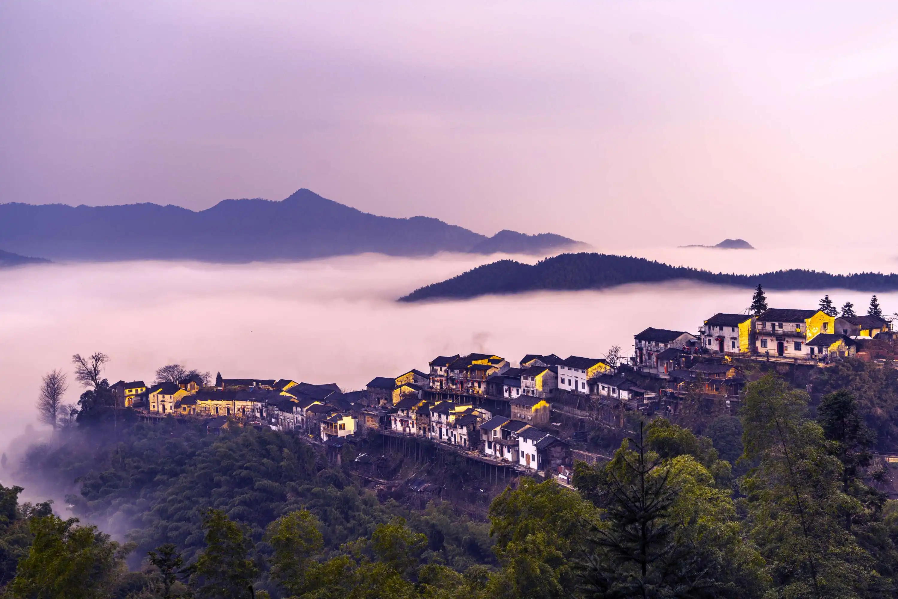 木梨硔(hong)硔音同红,木梨硔位于安徽省黄山市休宁县溪口镇境内,坐落