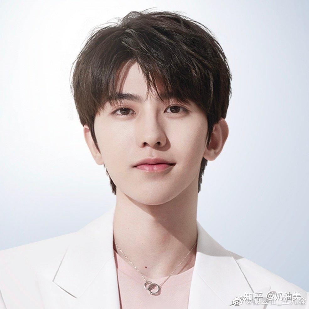 蔡徐坤的证件照有没有可以洗出来的那种! - 知乎