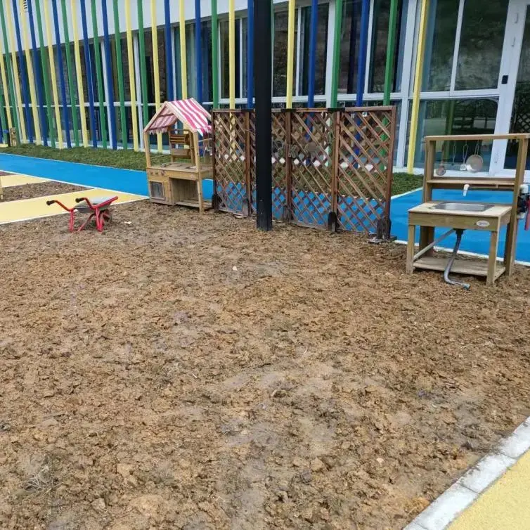 幼儿园户外泥巴案例图片
