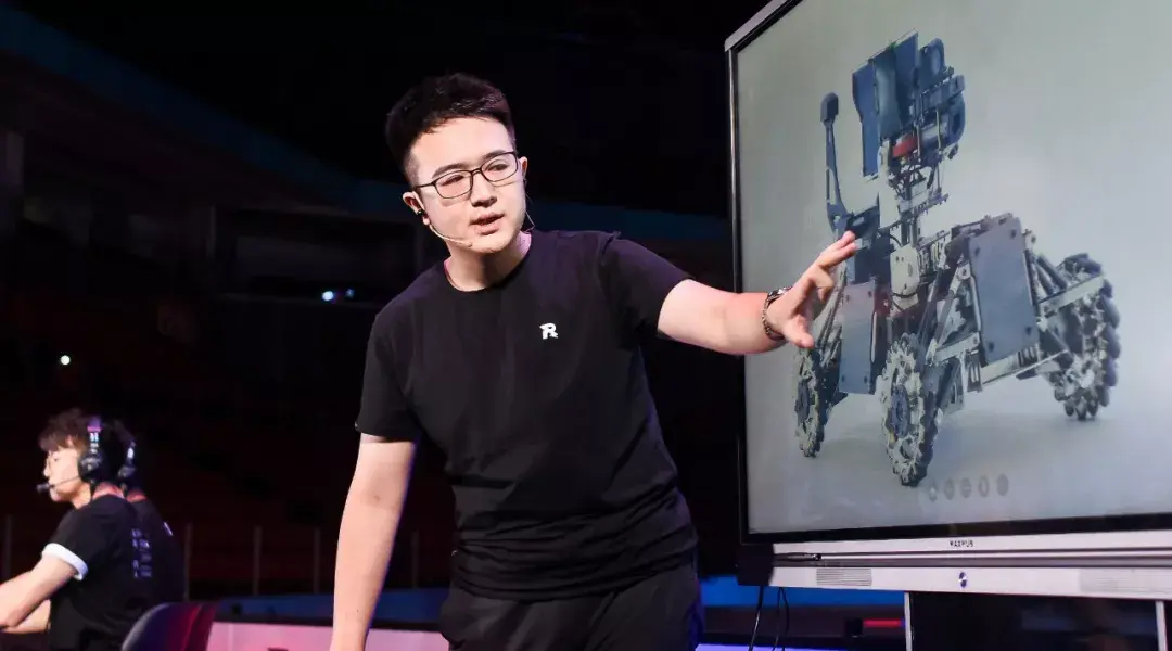 毕导(清华第一段子手),雪妍和千亿小姐姐等等解说