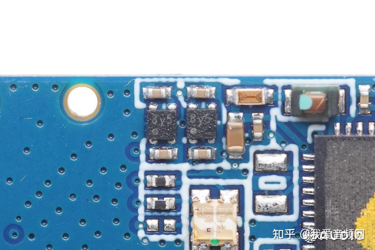 300m无线传输距离续航7小时威麦科技无线麦克风拆解报告