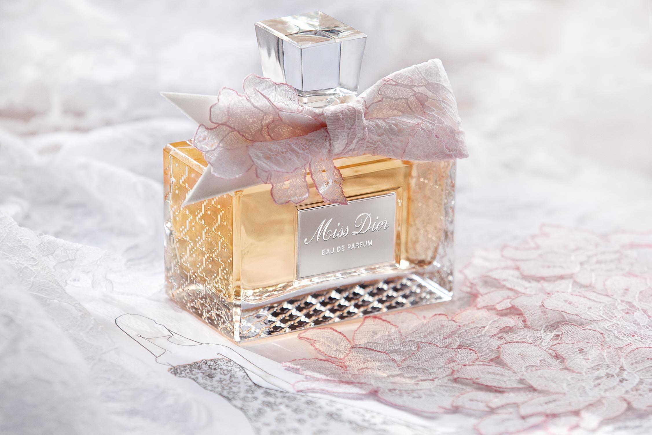 女神Charlize Theron的 Dior J’adore香水广告 - 金玉米 | 专注热门资讯视频