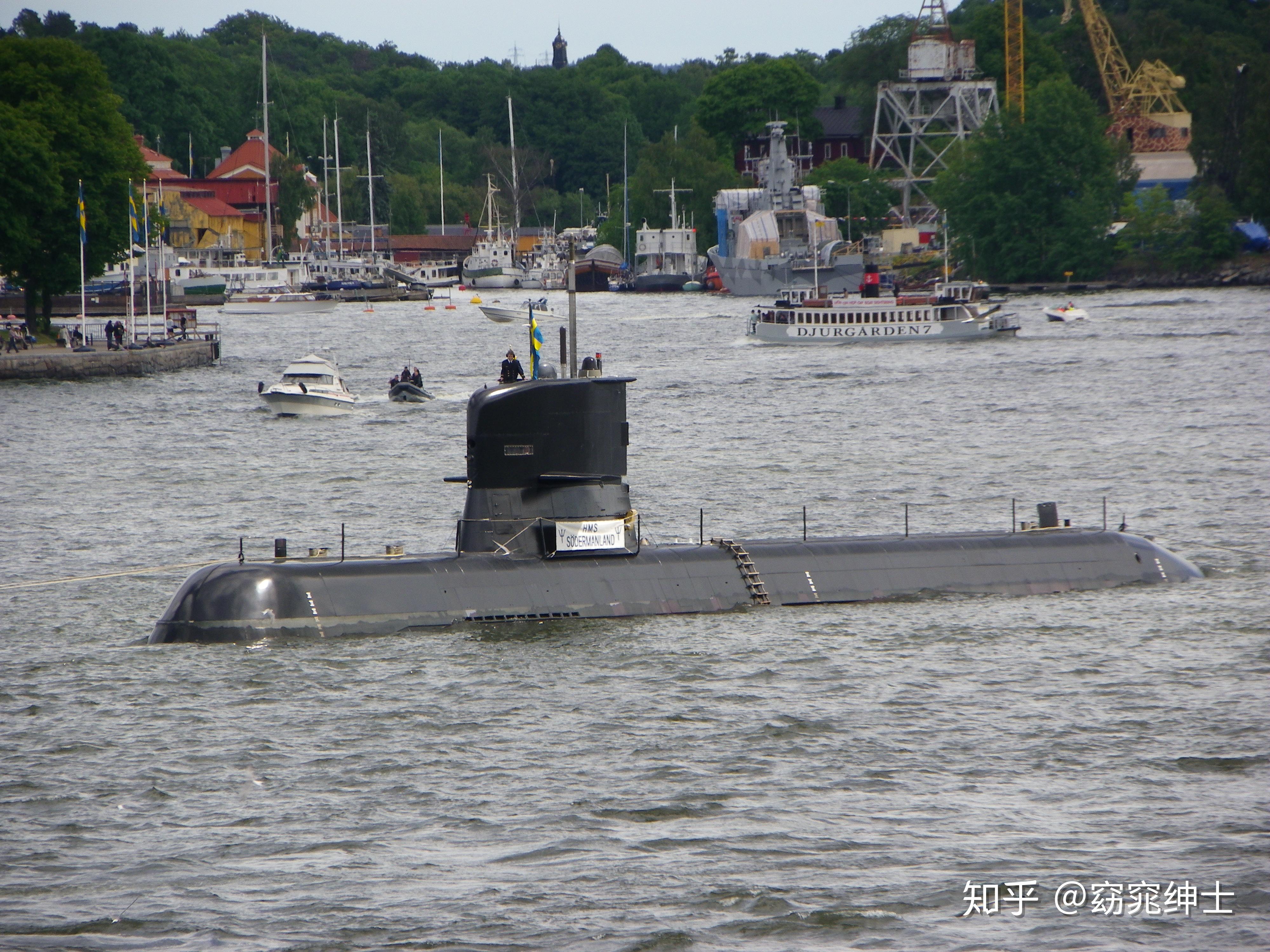 目前下辖两艘南曼兰级常规潜艇和三艘哥特兰级常规潜艇