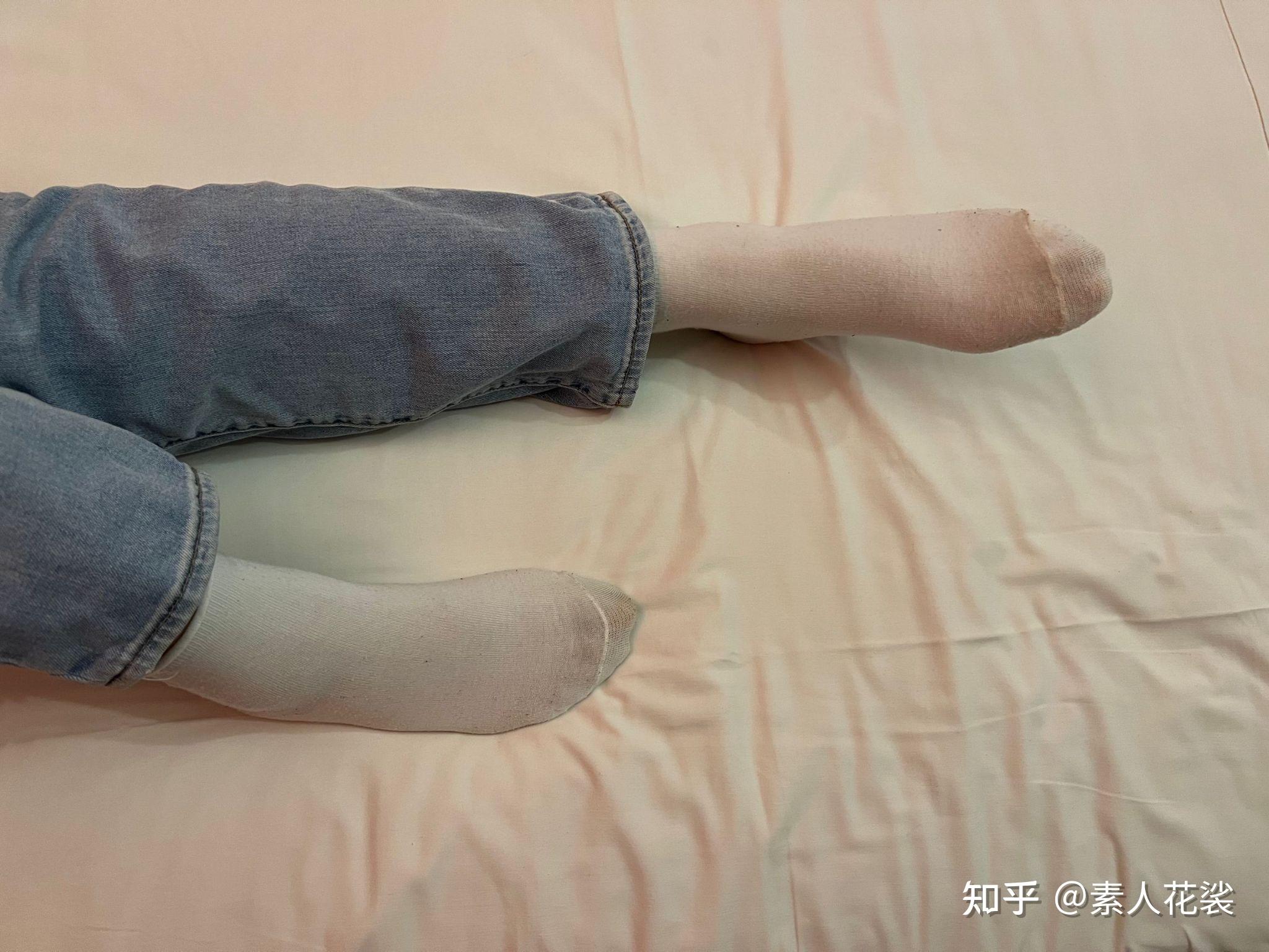 女生夏天喜歡穿襪子嗎還是更喜歡光腳穿涼鞋