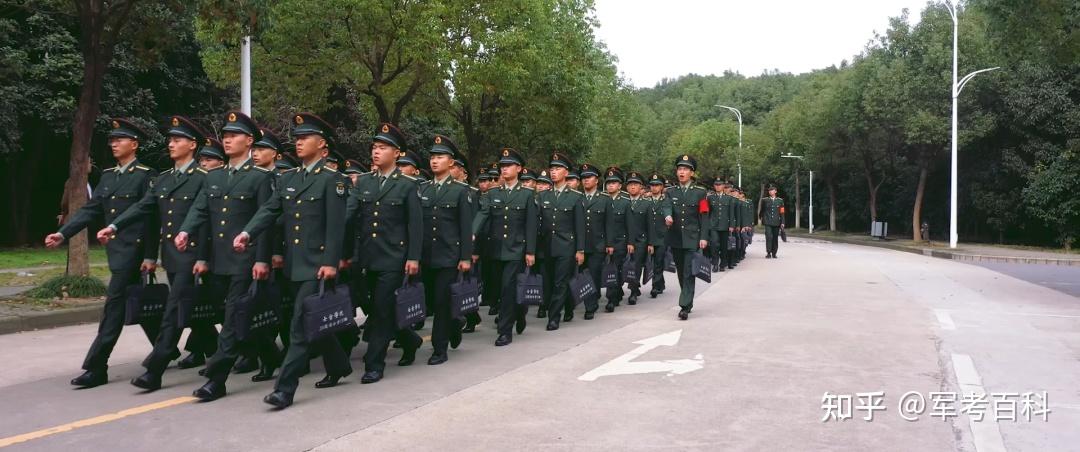 武汉职业学院士官学院图片