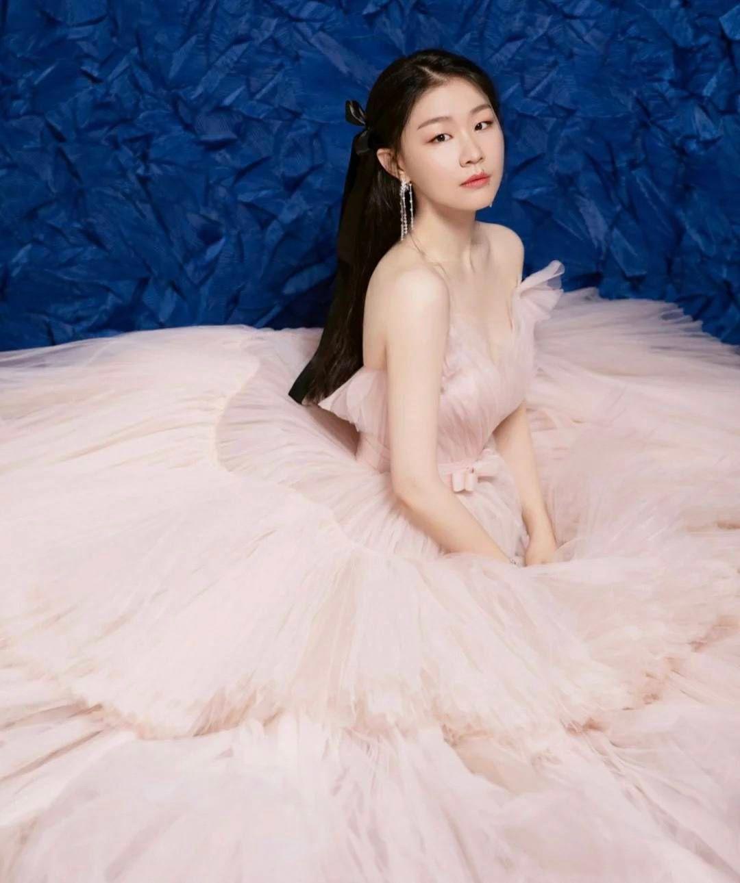 金靖礼服穿搭解析