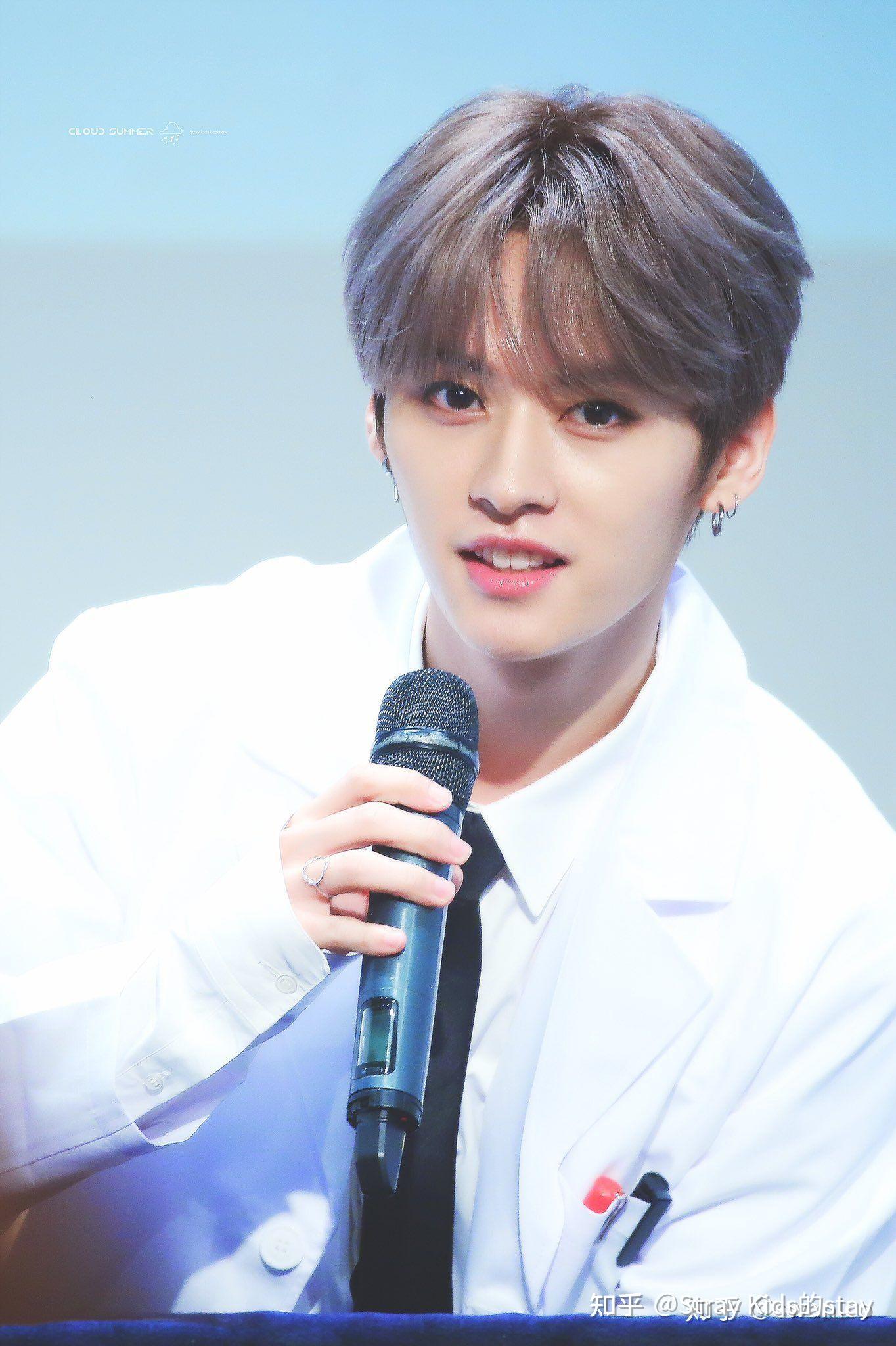 你心里的南韩男/女爱豆颜值 top 是谁?