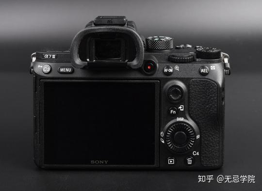 如何评价索尼新出的A7M3?