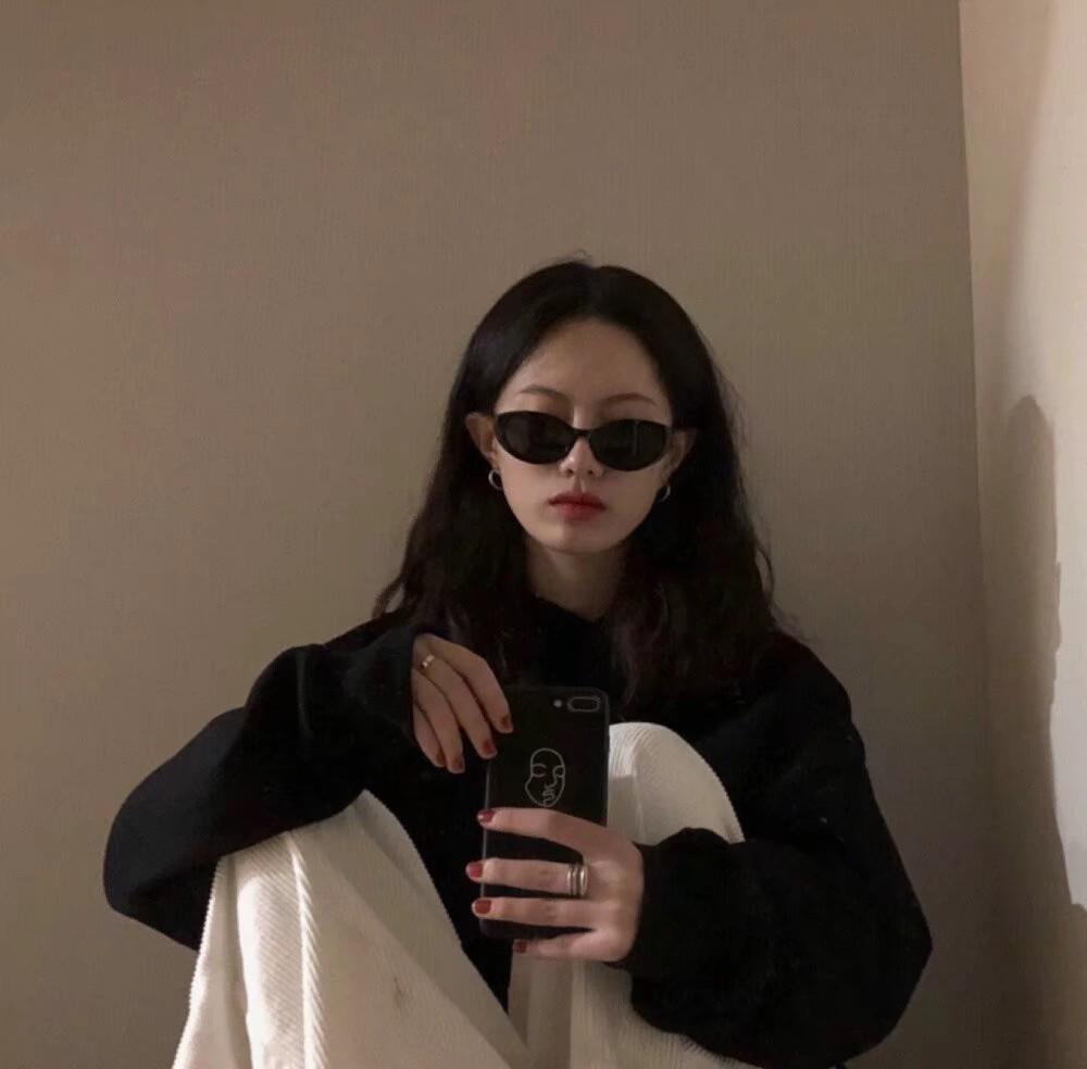 有没有女生头像女冷酷的