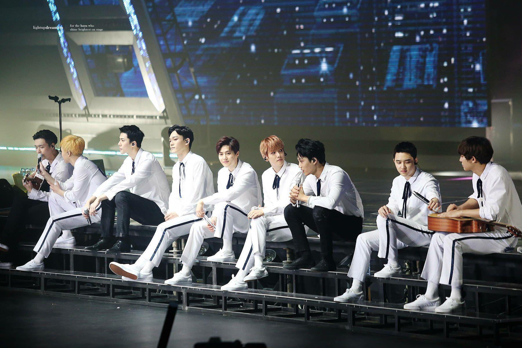 exo有没有一些特别戳人的九人合照