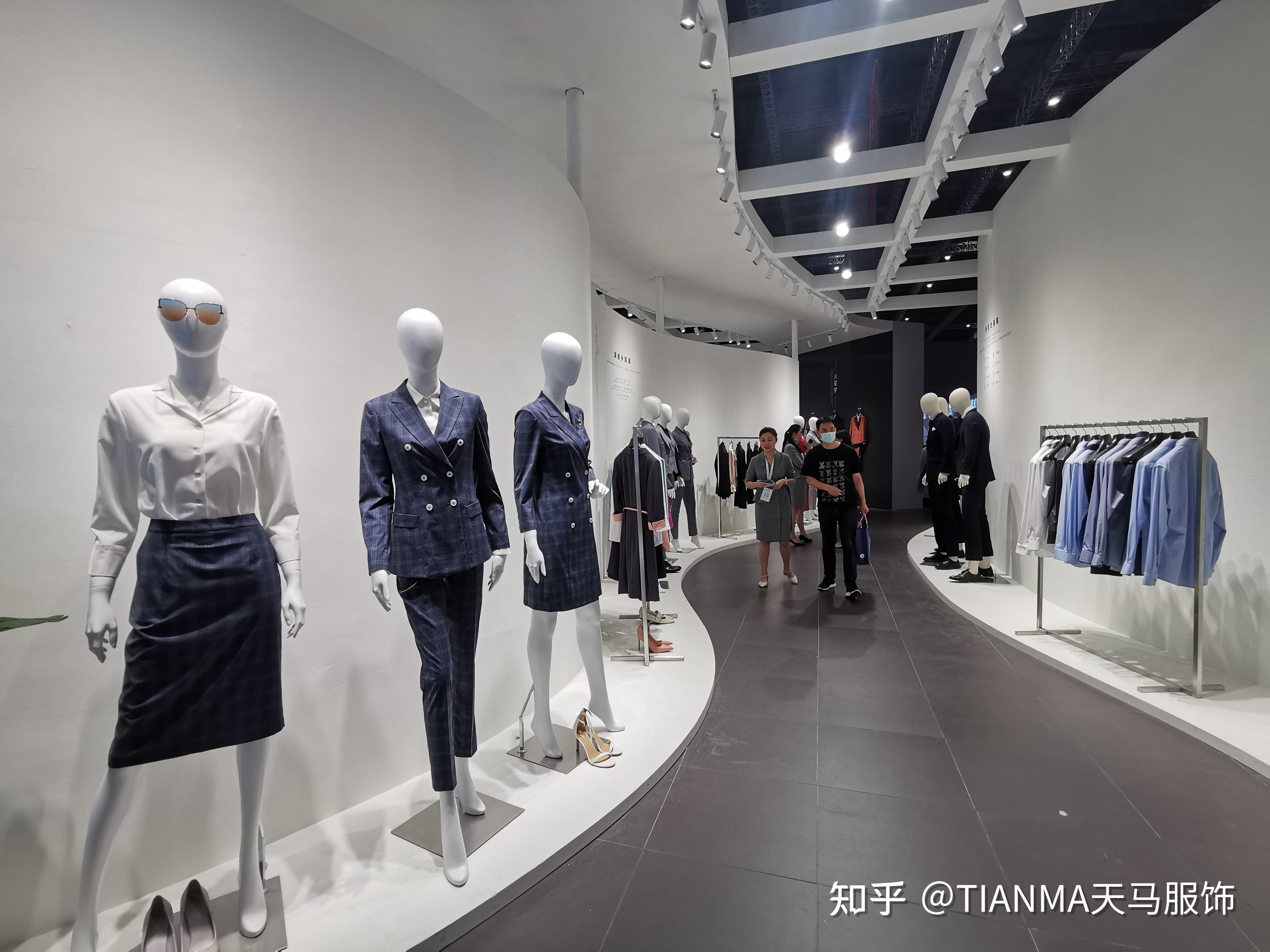 天马服饰火星版职业装亮相上海团服展,t台c位秀最美职场穿搭