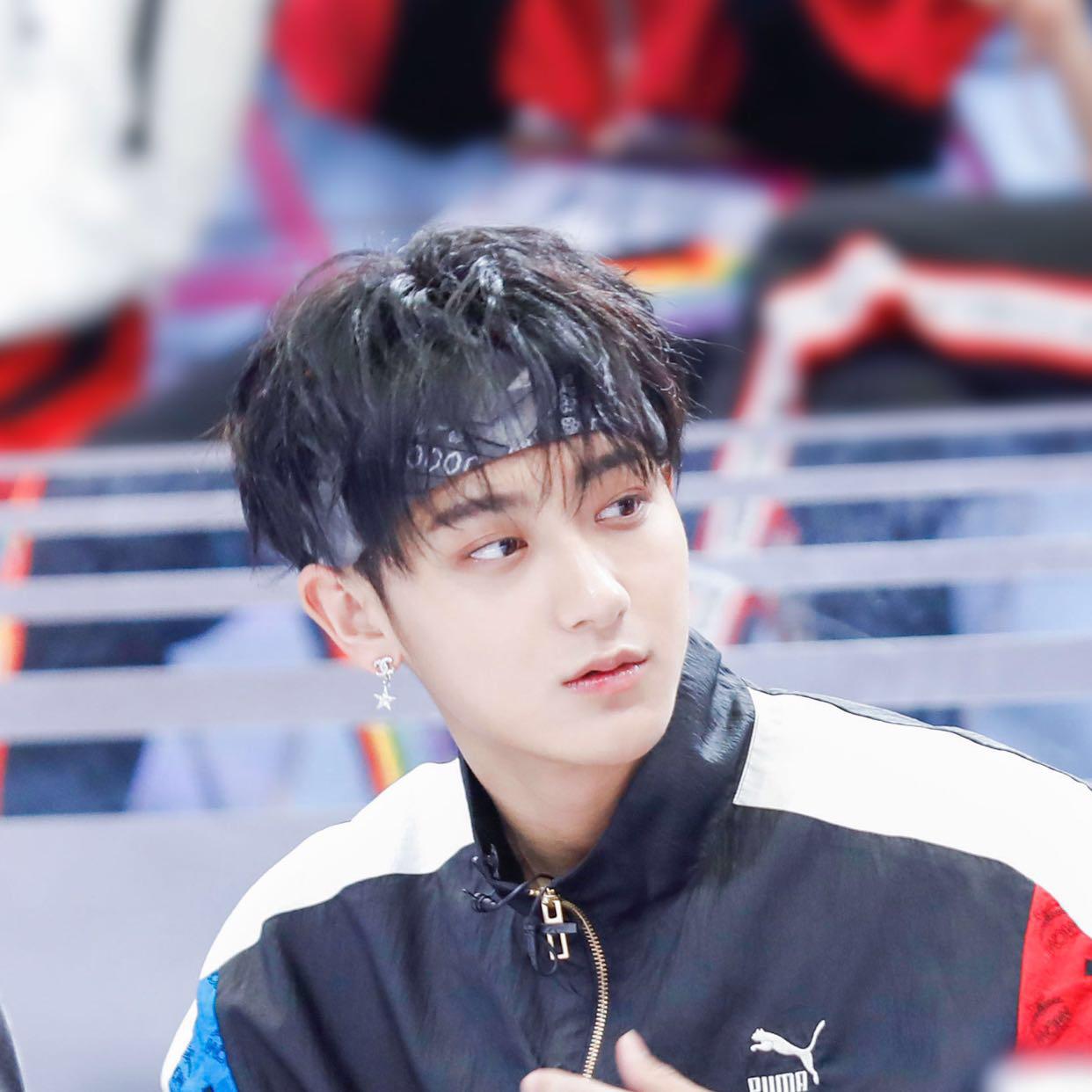 黄子韬有哪些撕漫男造型吗?