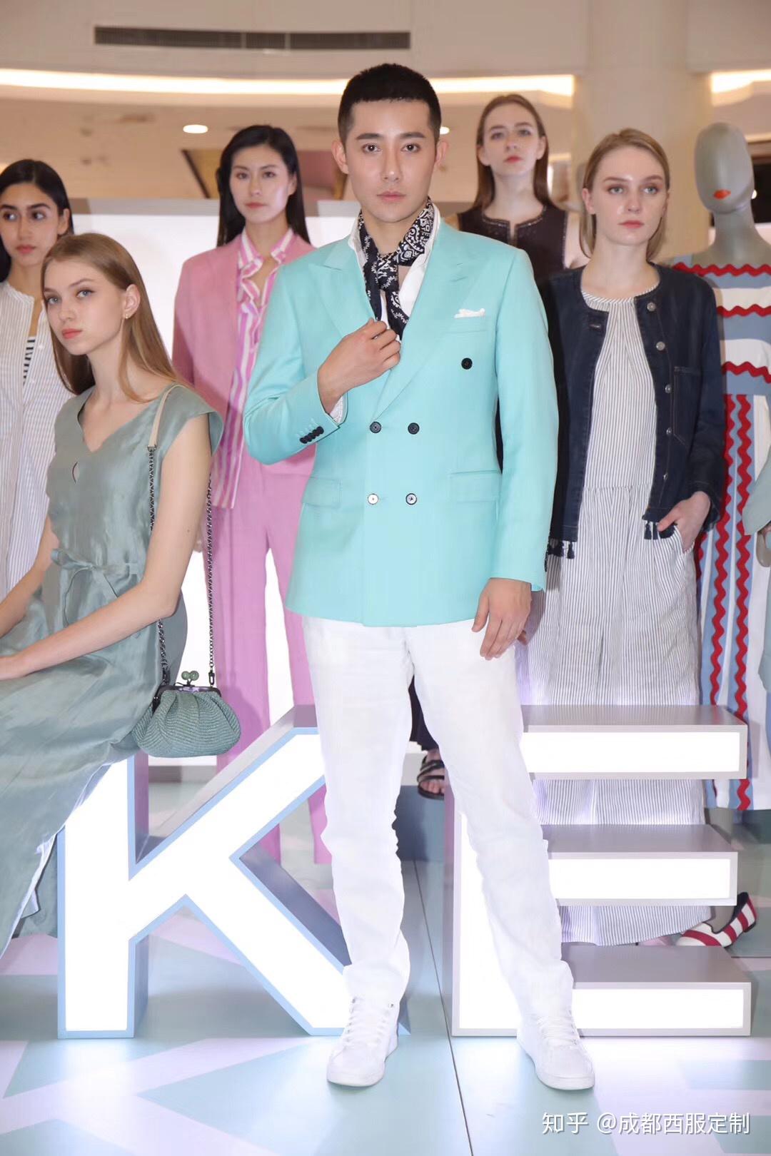 主持人张粟的thefew另外时刻