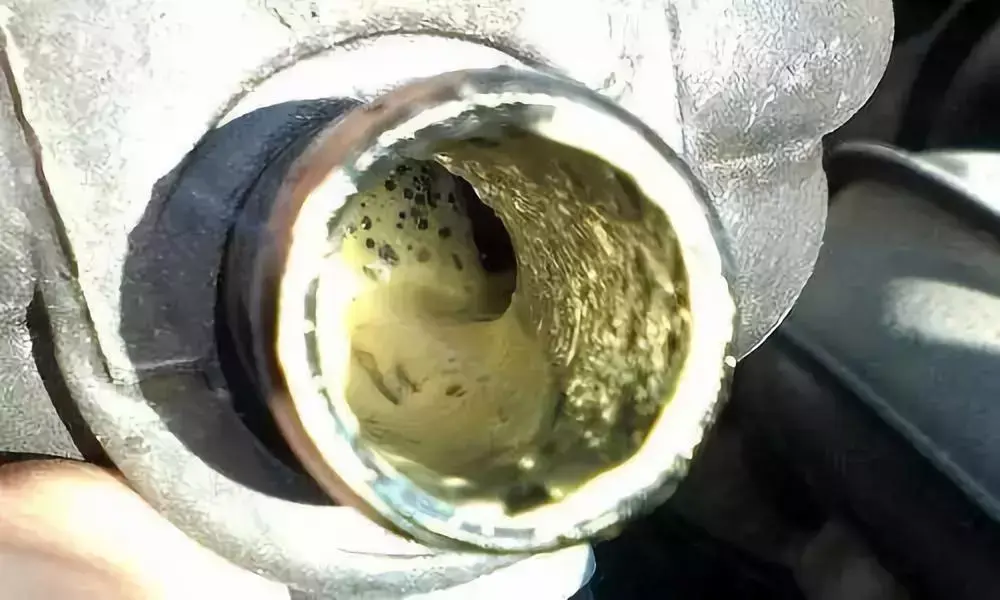 1%时,机油内的添加剂失效机油发生变质.