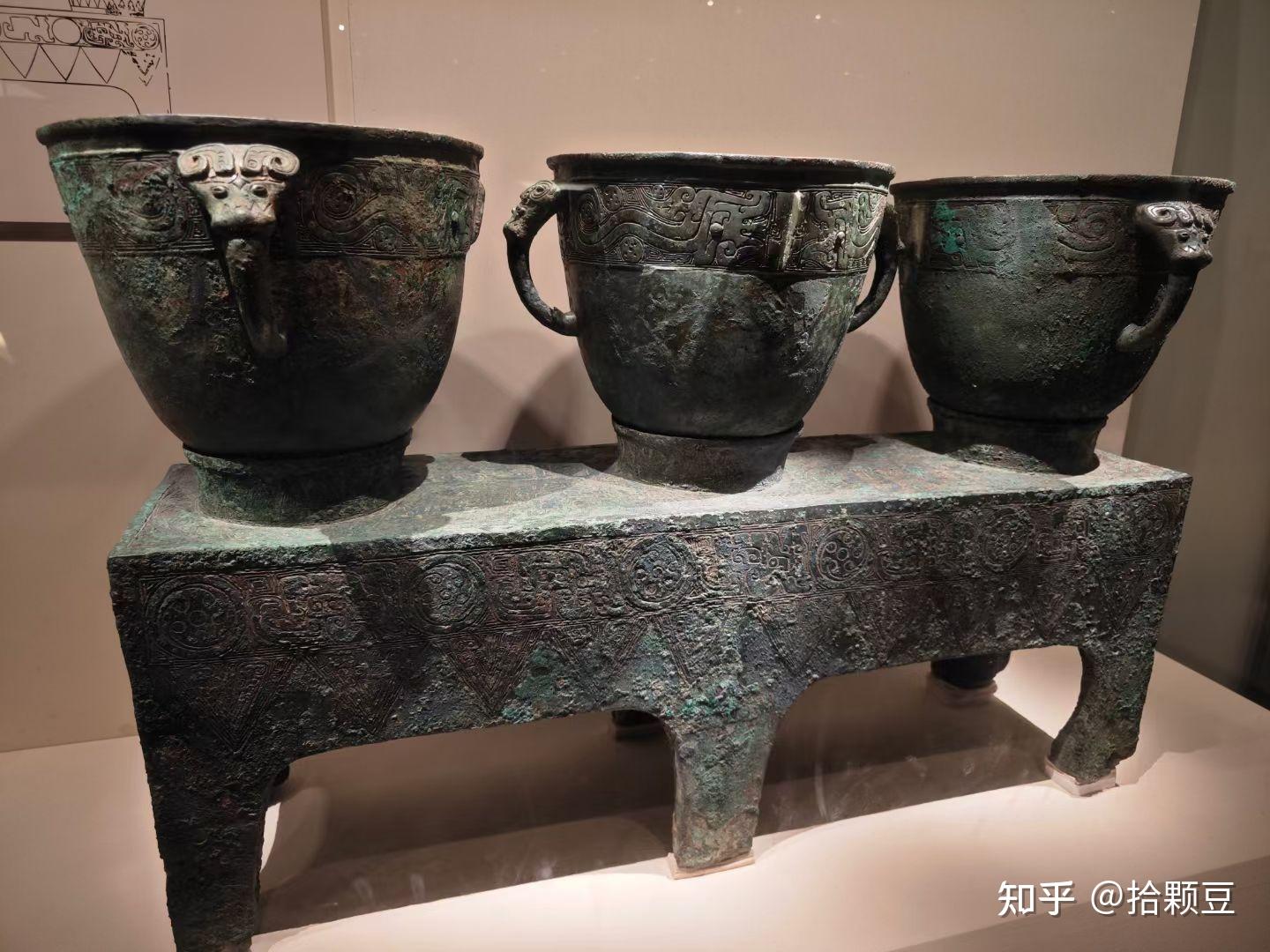 国宝背后的故事:妇好三联 