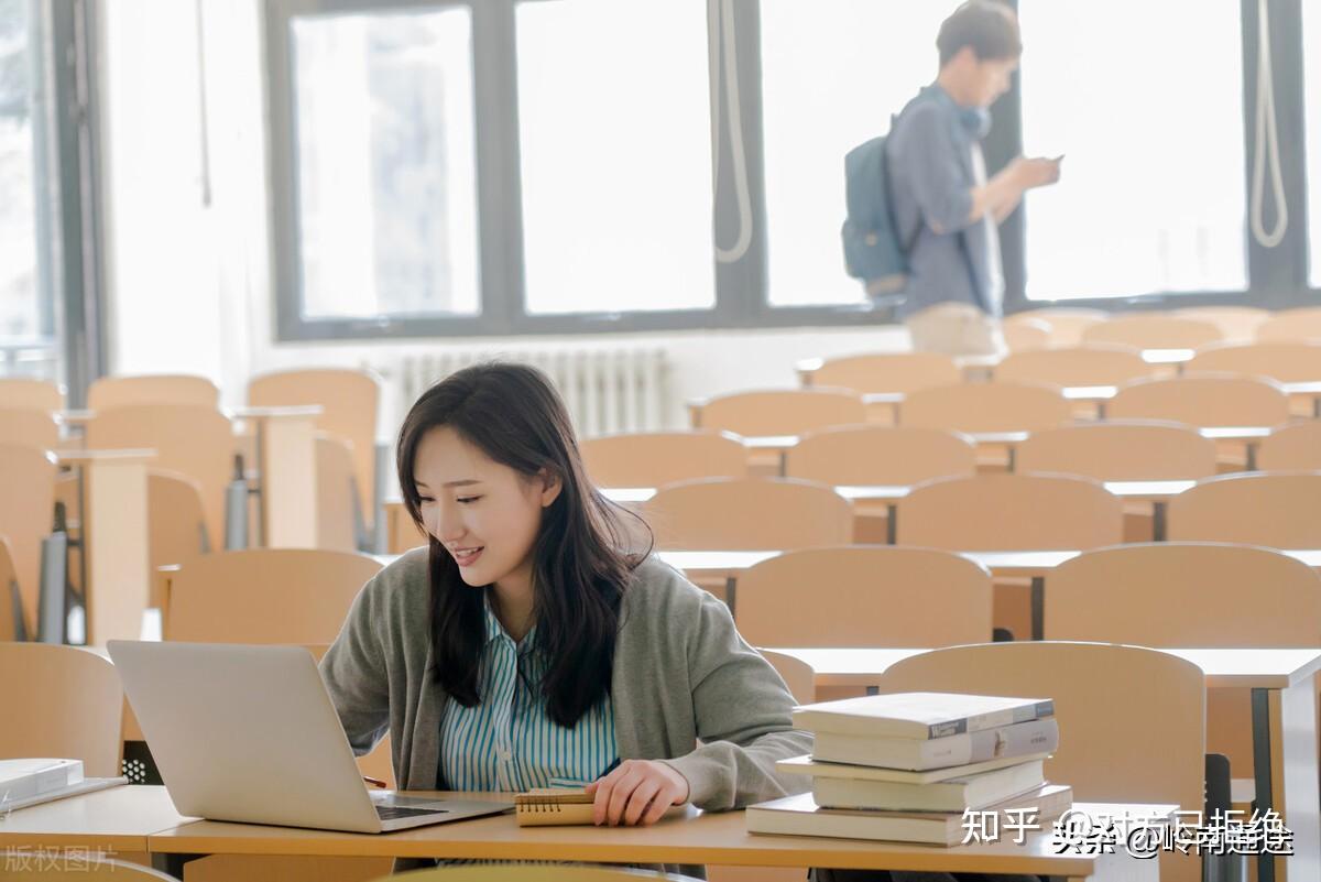 大学里哪些老师的收入水平较高 大学教什么的老师最有钱详情分析