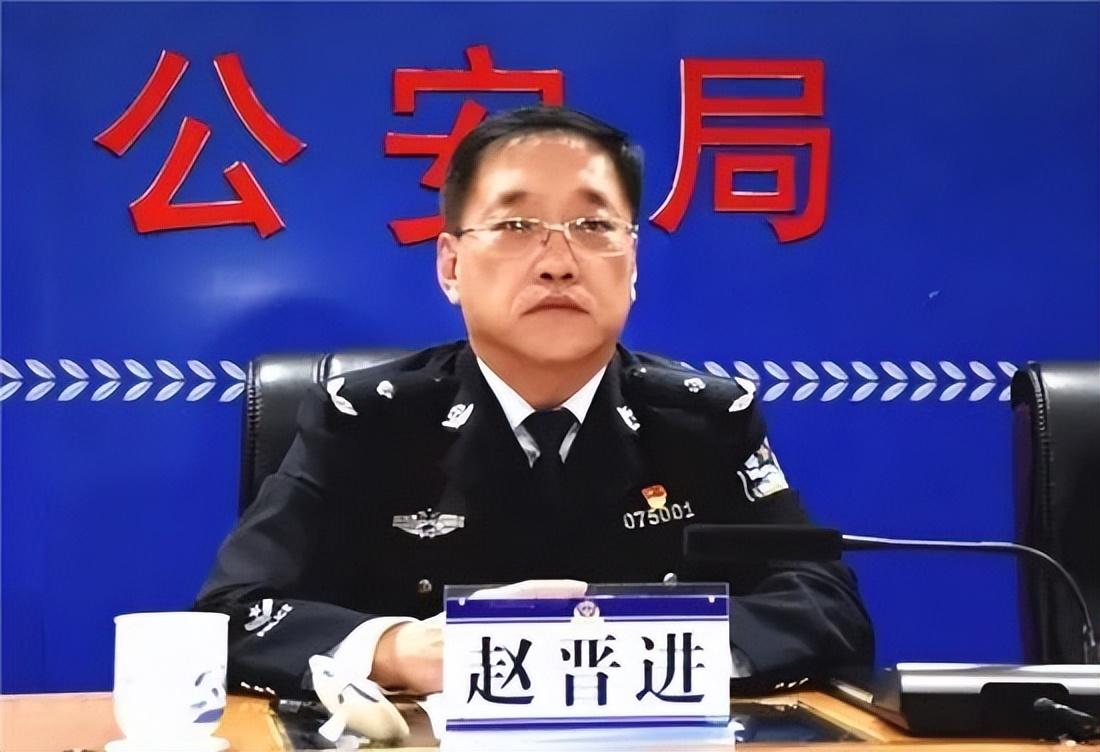 唐山市公安局长赵晋进,之前在廊坊当了公安局长5年,2021年才调去唐山