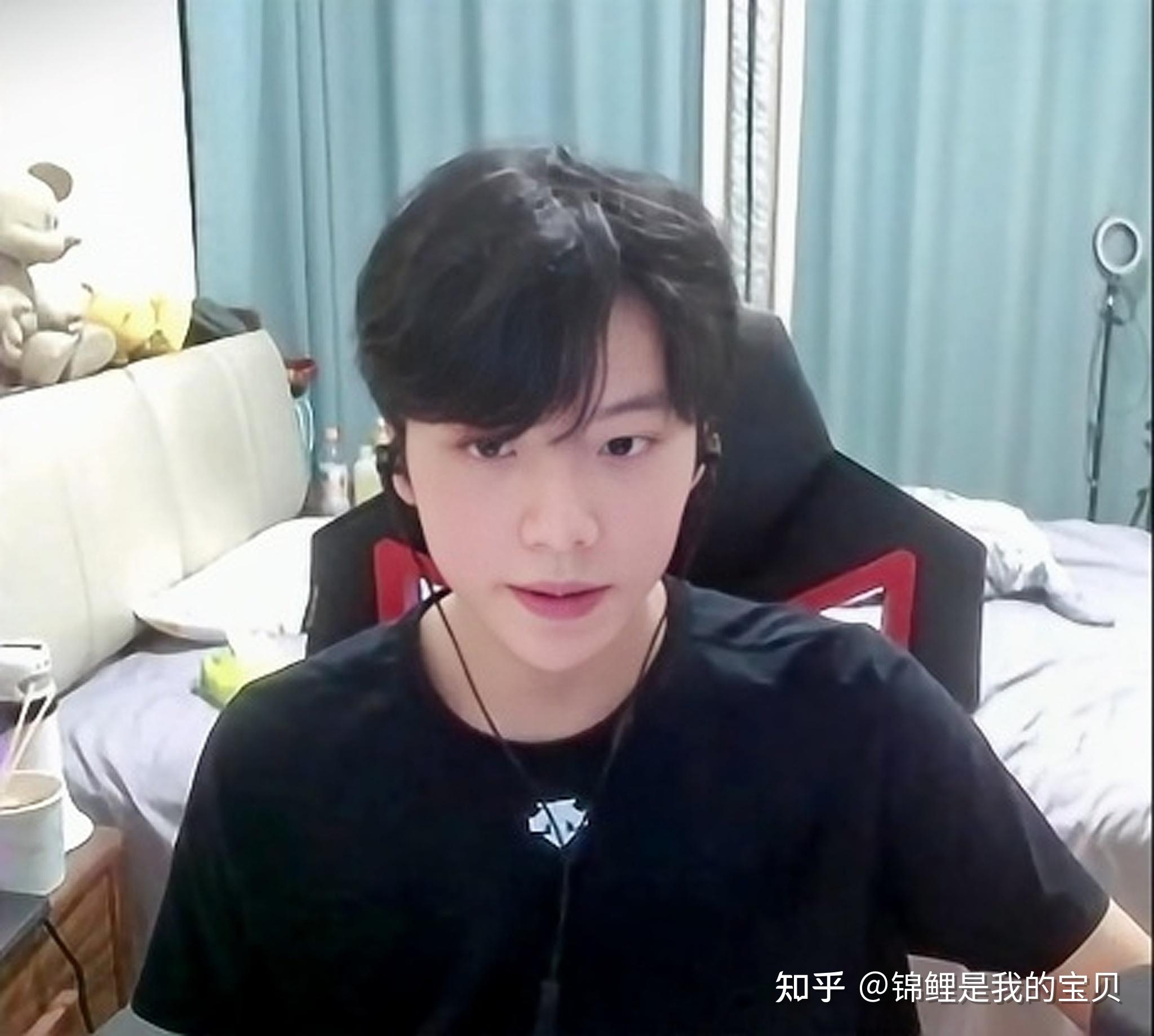 如何评价前职业选手现抖音主播锦鲤? - 知乎