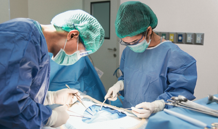 有人说临床医学是下一个土木，是这样吗？相较于生物哪个更值得学？