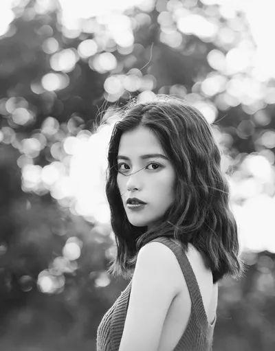 姗姗最美的一张照片 v2-7d5d669270a3b956140b2f5eab3bdb6e_1440w.jpg?source=172ae18b