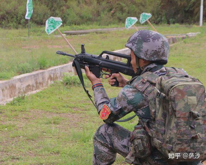解放军第一款实战性枪挂榴弹发射器:单兵手中的小口径火炮10式