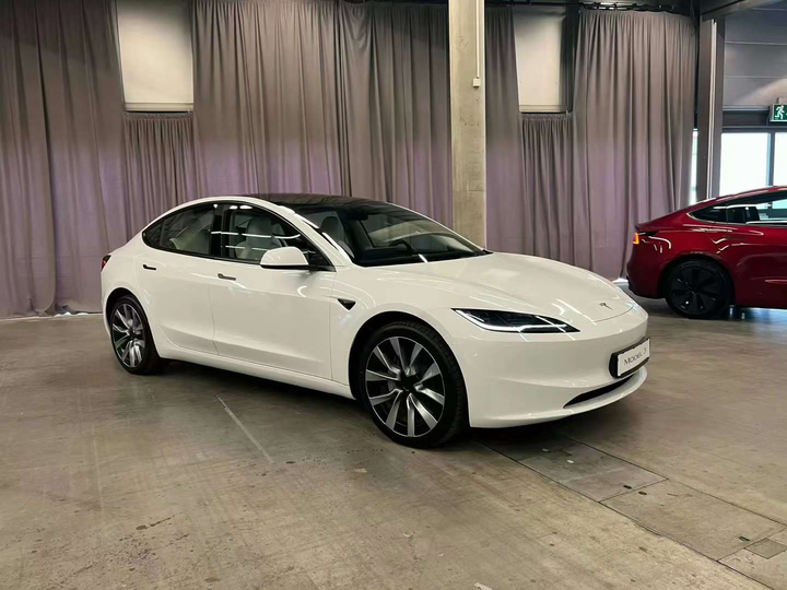 新款特斯拉model 3开启预售,预计于四季度交付