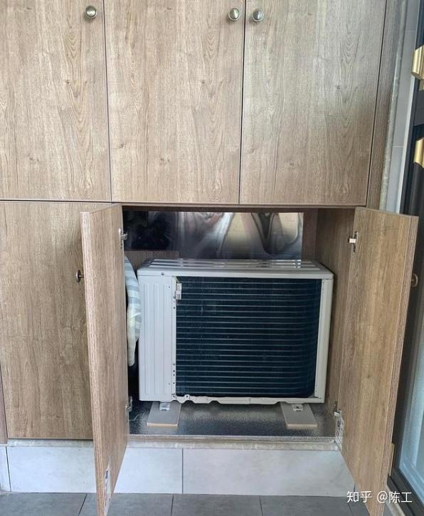 这个空调机位做衣柜,怎么封空调位保证外面看起来美观啊?