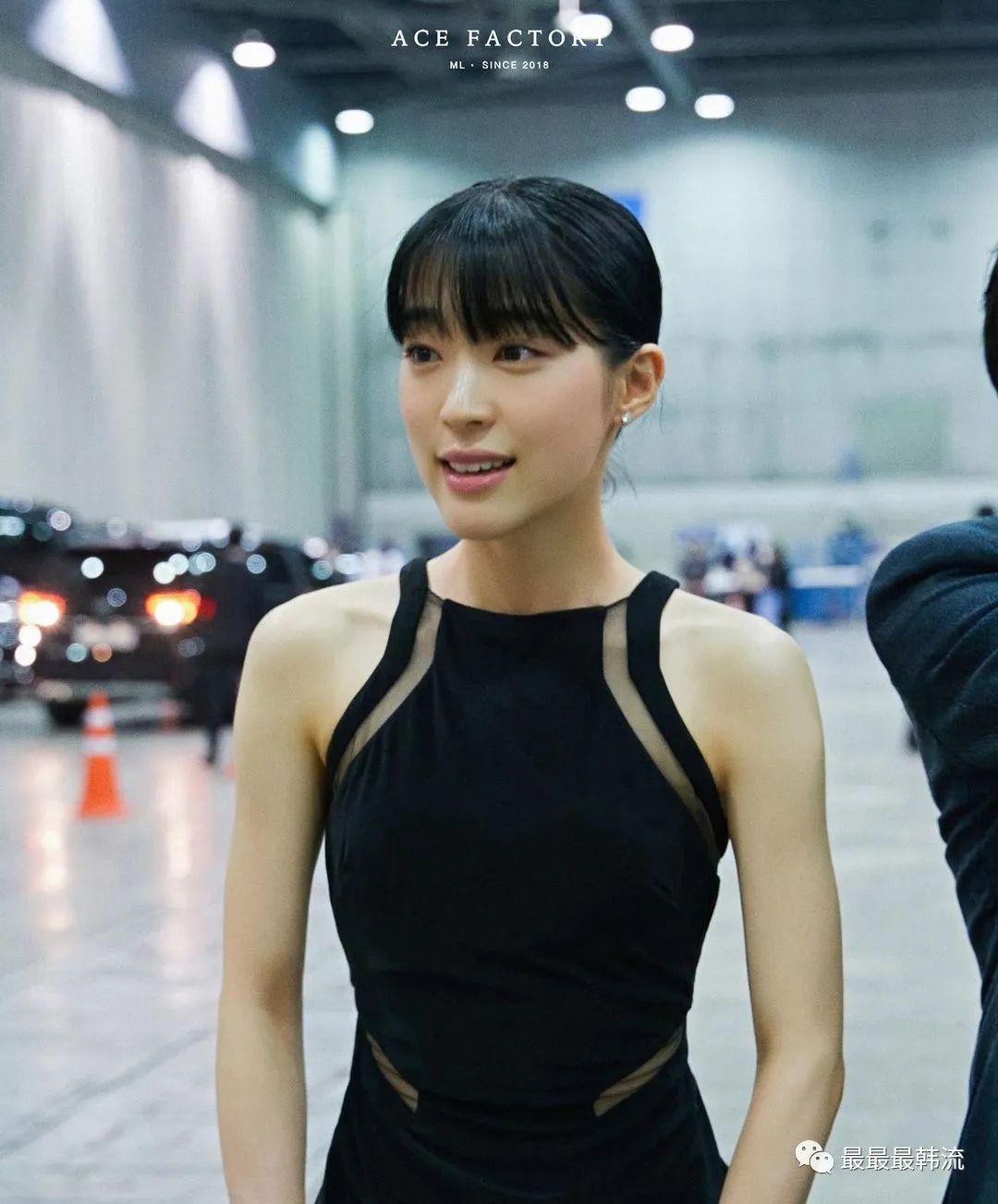 这个短发造型是来自最近崔成恩的网飞新电视剧《安娜拉苏玛娜拉》里的