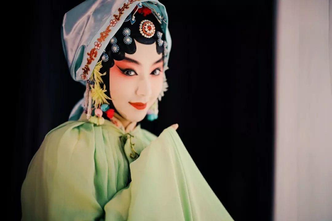 有哪些戏剧惊艳的壁纸? - 知乎