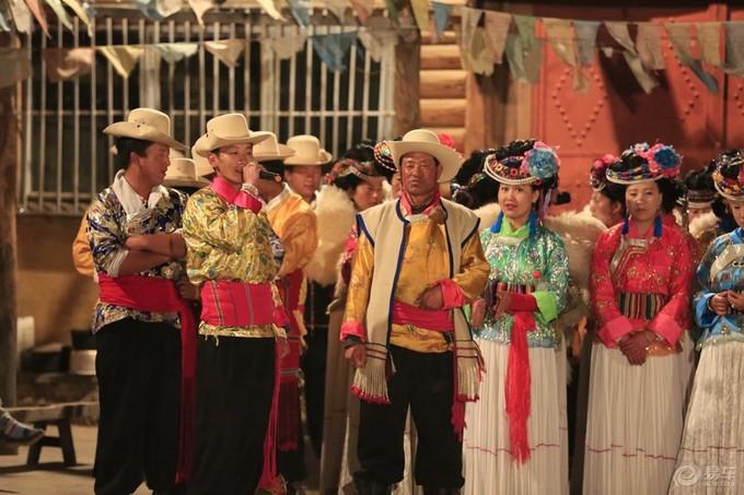 "的母亲, 舅舅们交待完后,从此男女双方就公开化了,"阿夏走婚"不请客