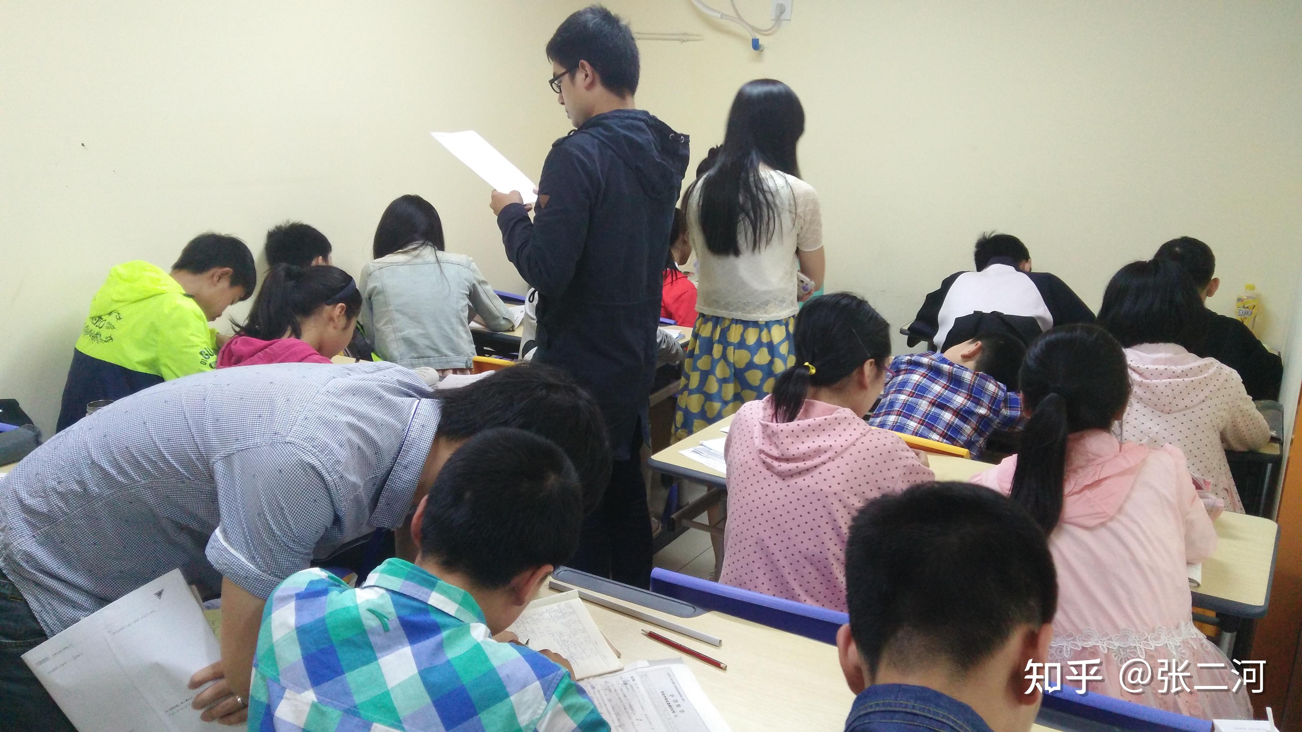 降职老师在豪华别墅补课遭举报官方处理方案放出来了