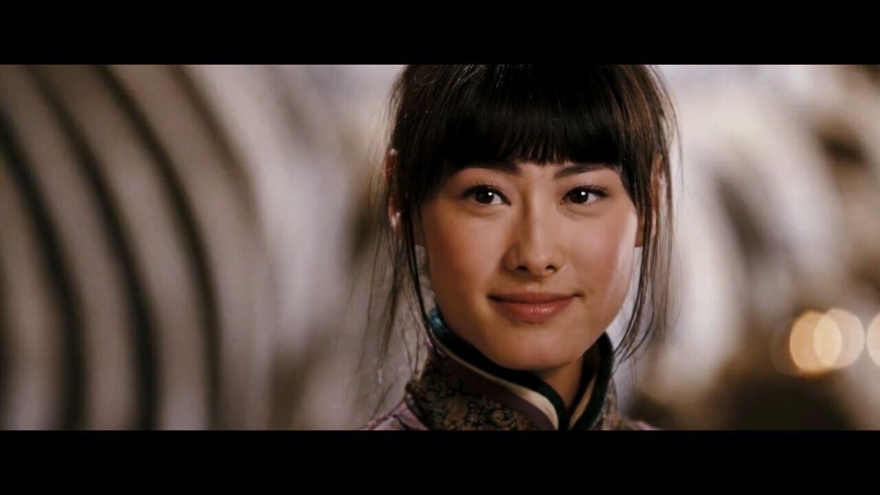 如何评价香港女星梁洛施的长相?