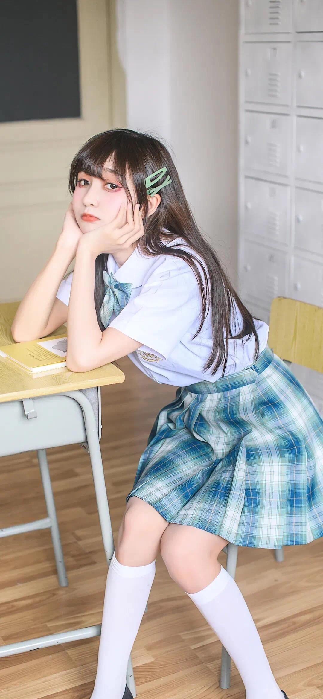 有没有好看的jk制服小姐姐壁纸? - 知乎